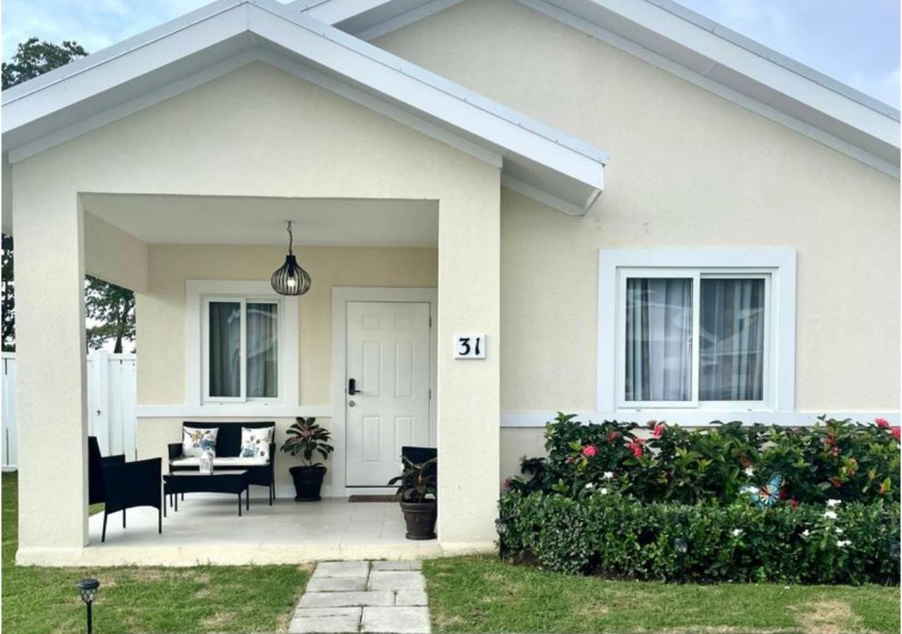 Seashore Vacation Home, Oceanpointe, Lucea, Jamaica ภายนอก รูปภาพ