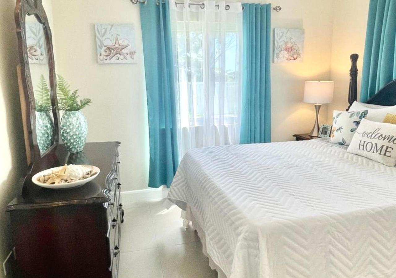 Seashore Vacation Home, Oceanpointe, Lucea, Jamaica ภายนอก รูปภาพ